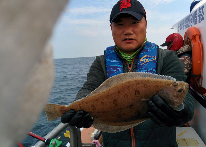 10월14일 아라호 먼~우럭출조