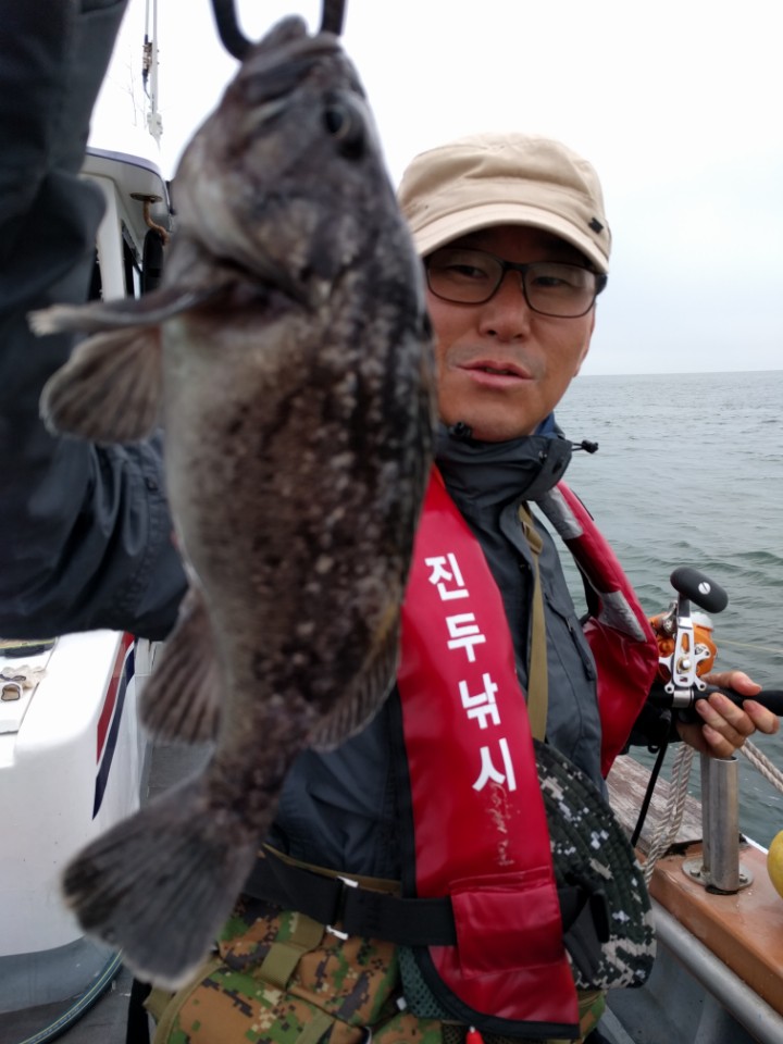 6월10일 아라호 먼~바다 우럭출조