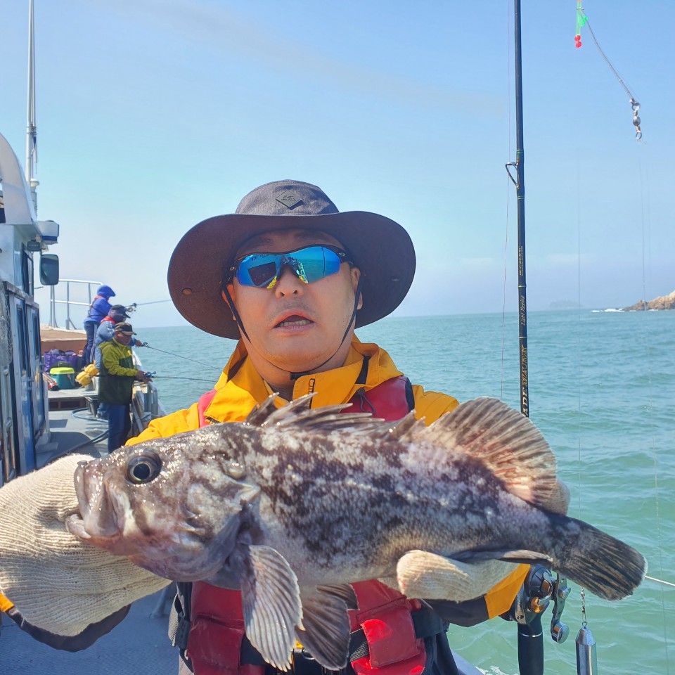 [아라호] 4월 18일 우럭단체독선 조황