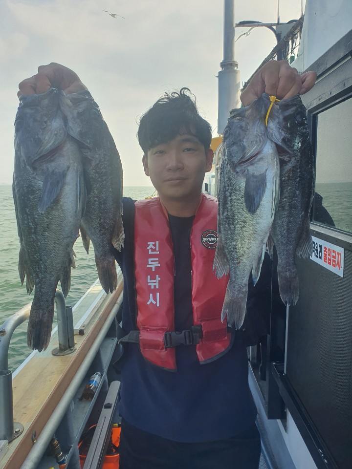 [아라호] 6월 13일 먼바다 외수질 조황 (2부)